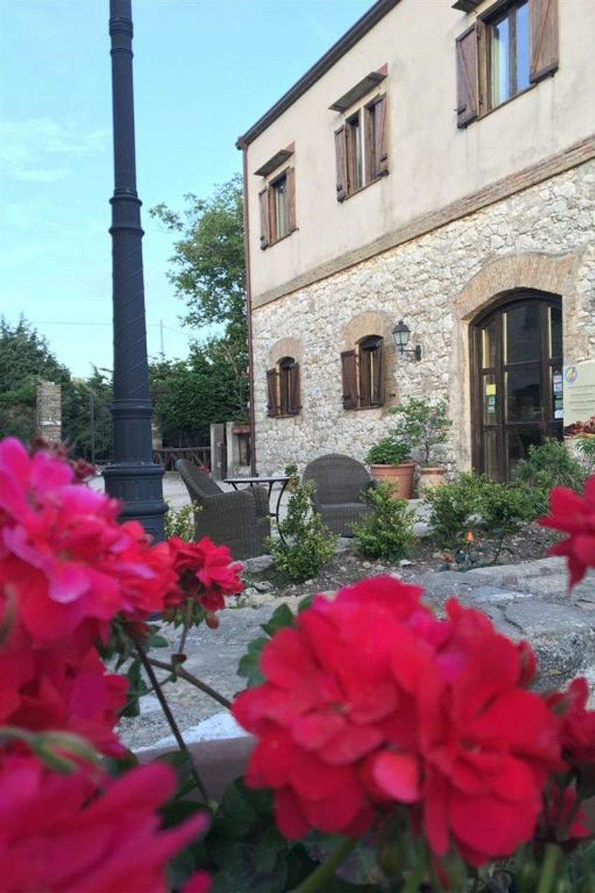 Agriturismo Sant'Agata ピアーナ・デッリ・アルバネージ エクステリア 写真