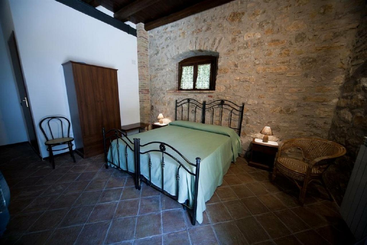 Agriturismo Sant'Agata ピアーナ・デッリ・アルバネージ エクステリア 写真